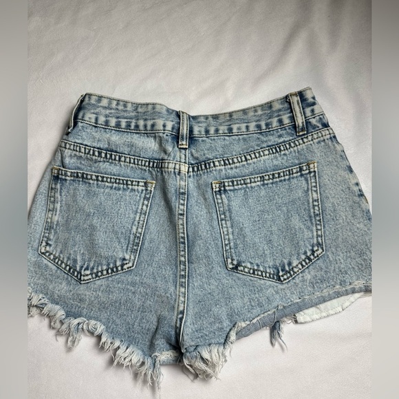 SHEIN distressed denim shorts - Picture 5 of 7
